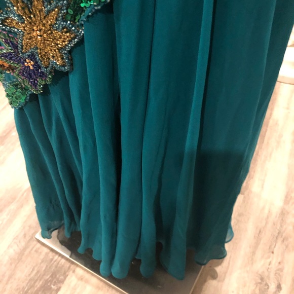 TOTALLY VINTAGE CINDERELLA DRESS by ZIMBLE - Picture 4 of 7